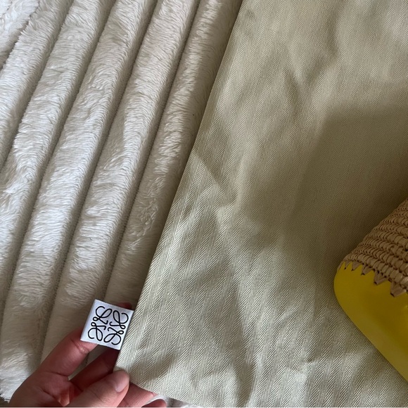 Loewe Paulas Ibiza Anagram Logo Mini Raffia Basket Shoulder Bag in Yellow - Picture 3 of 12